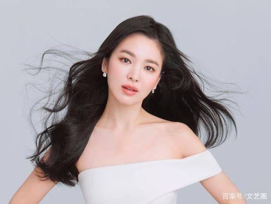 宋慧乔的吃瓜视频,明星日常生活的真实写照