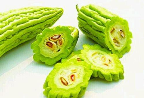 如何把茭瓜切成丝吃呢视频,茭瓜切丝的简单步骤与技巧