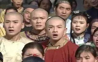 多次围观吃瓜群众视频,揭秘网络视频中的社交现象