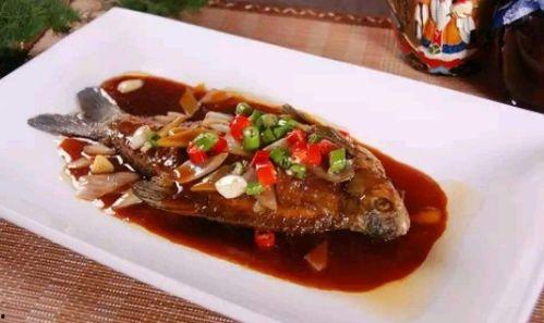 红瓜鱼如何煎着吃视频,家常美味一步到位